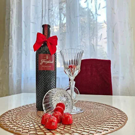 Paula アパート ツァヴタット