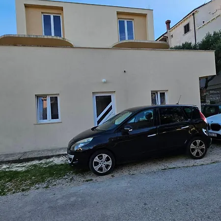 Paula * Cavtat